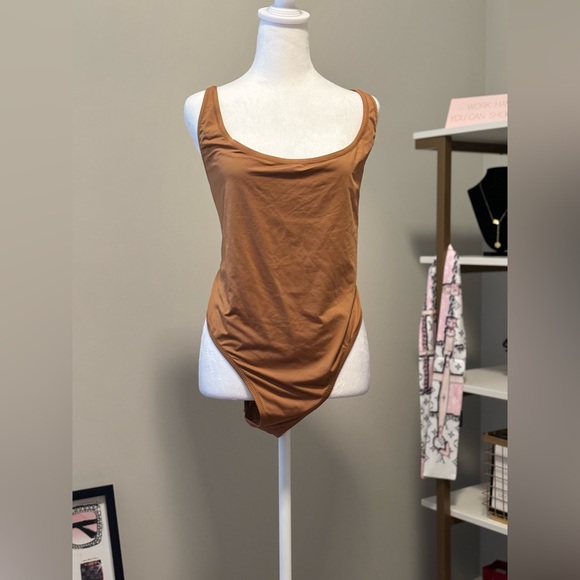 SKIMS SWIM SCOOP NECK ONE PIECE / NWT - Picture 4 of 5